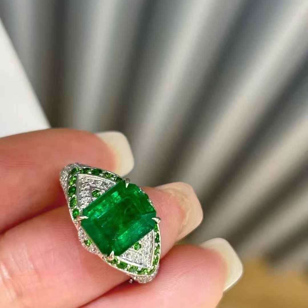 14k Gold 3 Ct Vivid Green Natural Emerald & Diamond & Tsavorite Ring - 3