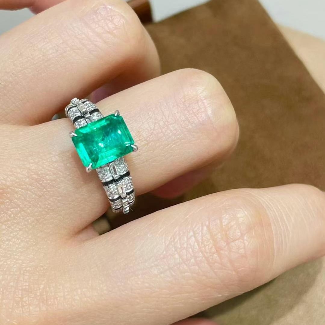 14k Gold 1.95 Ct Natural Emerald & Diamond Ring - 2