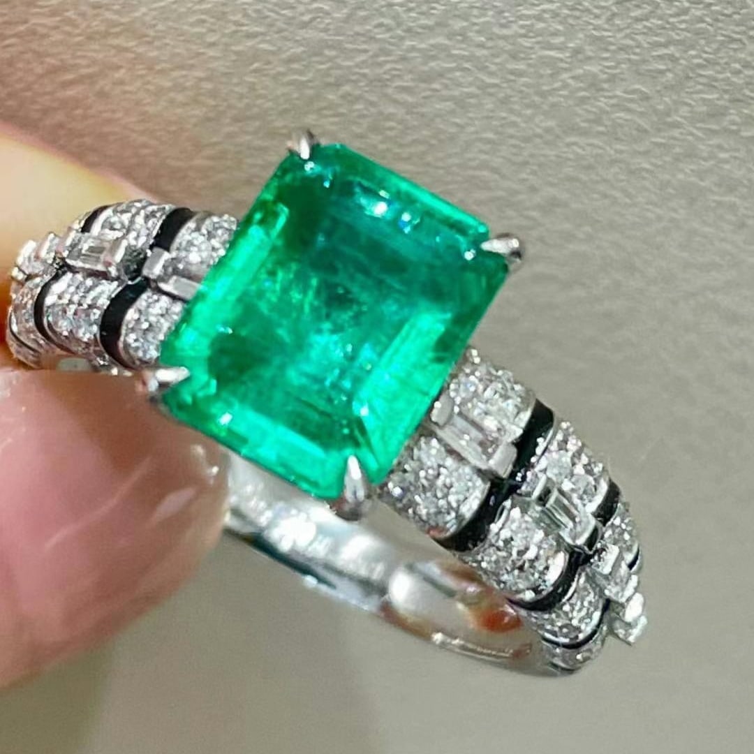 14k Gold 1.95 Ct Natural Emerald & Diamond Ring - 5