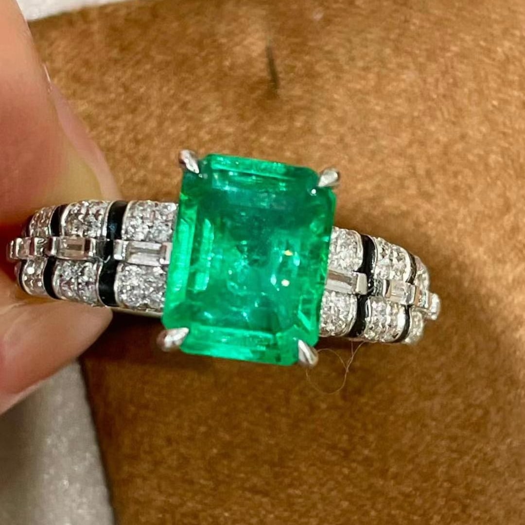14k Gold 1.95 Ct Natural Emerald & Diamond Ring - 6