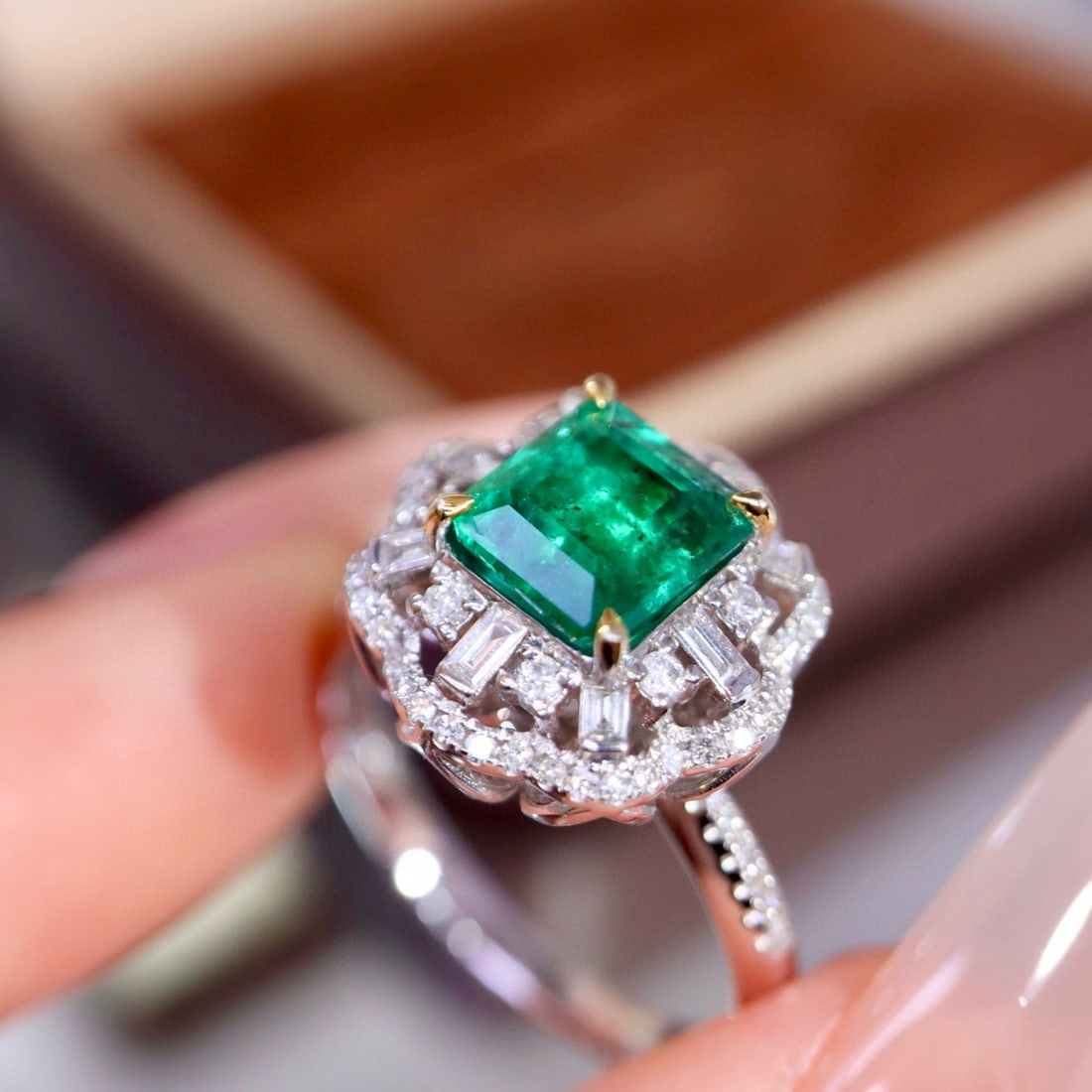 14k Gold 2.09 Ctw Natural Emerald & Diamond Ring - 2
