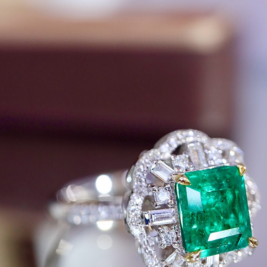 14k Gold 2.09 Ctw Natural Emerald & Diamond Ring - 5