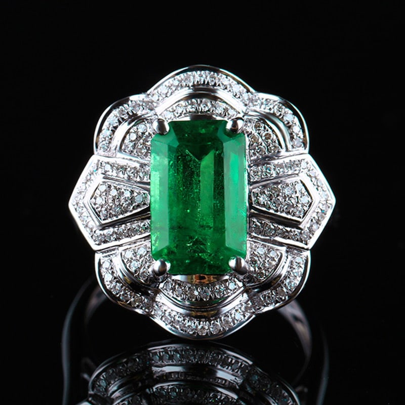 14k Gold 3.98 Ctw Vivid Green Natural Emerald & Diamond Ring: Ref:231020211 // gold content:14k gold // ring size:7. 25us // // main gemstone:emerald // shape:octagonal // carat weight:3. 62ct // color:vivid green // treatment:natural // // adjacent gemstone 2 :