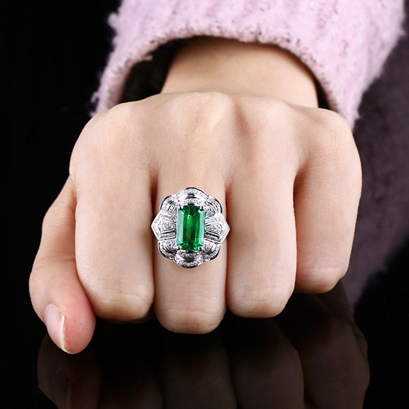 14k Gold 3.98 Ctw Vivid Green Natural Emerald & Diamond Ring - 4