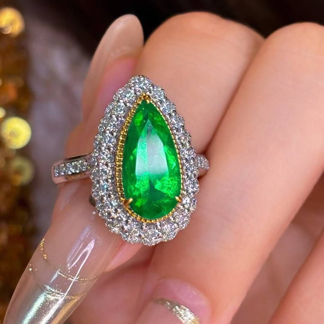 14k Gold 2.45 Ct Vivid Green Natural Emerald & Diamond Ring - 3