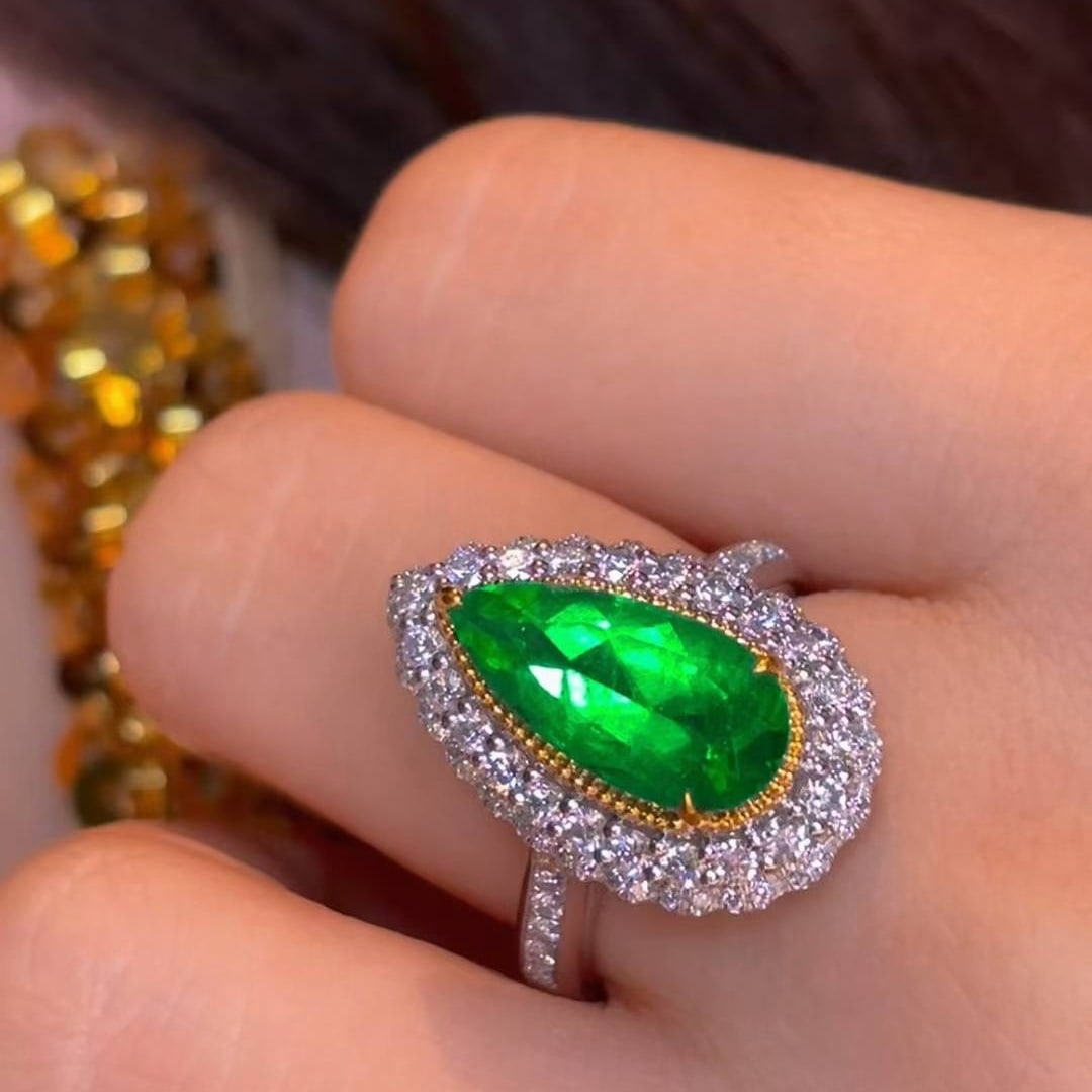 14k Gold 2.45 Ct Vivid Green Natural Emerald & Diamond Ring - 5