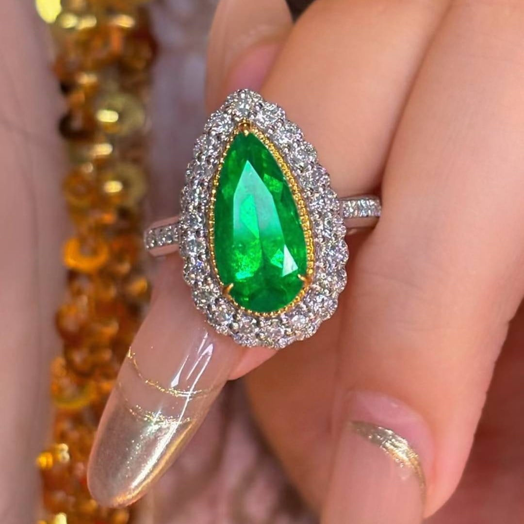 14k Gold 2.45 Ct Vivid Green Natural Emerald & Diamond Ring - 7