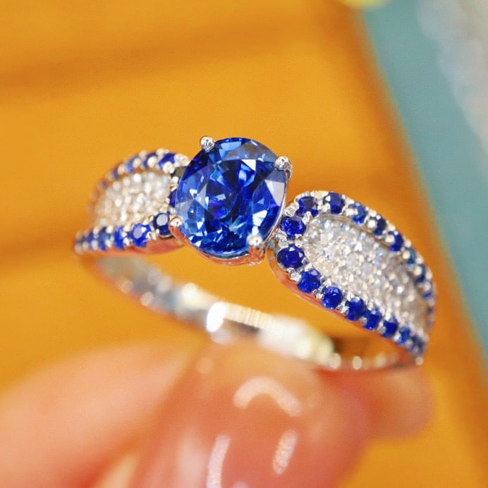 14k Gold 1.41 Ctw Natural Sapphire & Sapphire Ring: Ref:231020241 // gold content:14k gold // ring size:7. 25us // // main gemstone:sapphire // shape:oval // carat weight:1. 0ct // color:cornflower blue // treatment:natural // // adjacent gemstone 2 :