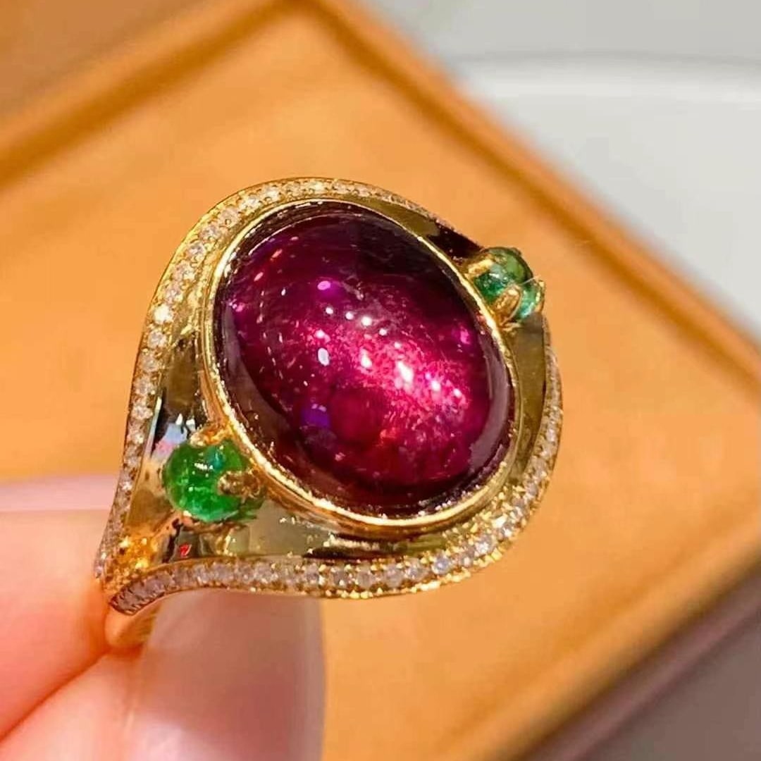 14k Gold 4 Ct Natural Tourmaline & Diamond Ring: Ref:231020257 // gold content:14k gold // ring size:7. 25us // // main gemstone:tourmaline // shape:oval // carat weight:4ct // color:red // treatment:natural // // adjacent gemstone 2 : diamond //