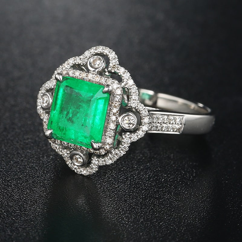 14k Gold 1.8 Ct Vivid Green Natural Emerald & Diamond Ring: Ref:231020267 // gold content:14k gold // ring size:7. 25us // // main gemstone:emerald // shape:octagonal // carat weight:1. 8ct // color:vivid green // treatment:natural // // adjacent gemstone 2 :