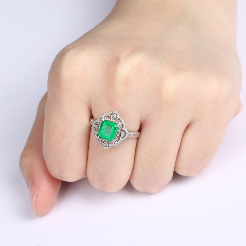 14k Gold 1.8 Ct Vivid Green Natural Emerald & Diamond Ring - 3