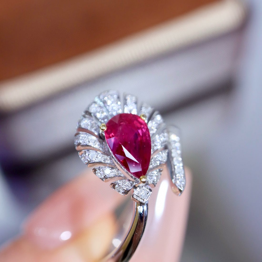 14k Gold 0.98 Ctw Natural Ruby & Diamond Ring - 8