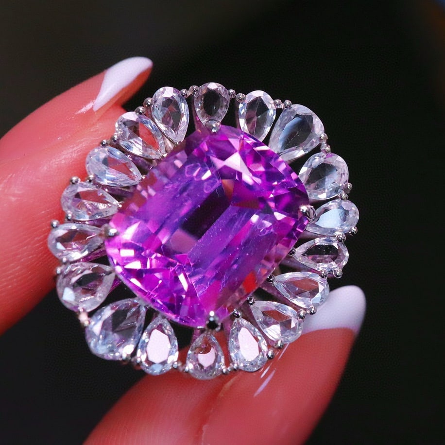 14k Gold 20.03 Ctw Natural Kunzite & Sapphire Ring: Ref:231020278 // gold content:14k gold // ring size:7. 25us // // main gemstone:kunzite // shape:cushion // carat weight:15. 3ct // color:purple // treatment:natural // // adjacent gemstone 2 : sapphi