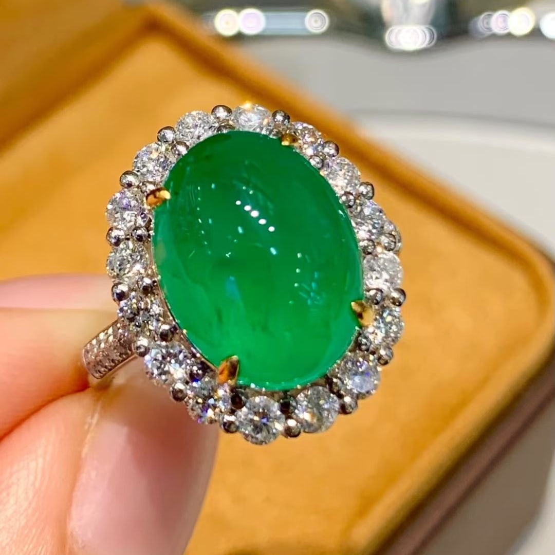 14k Gold 5.33 Ct Vivid Green Natural Emerald & Diamond Ring - 5