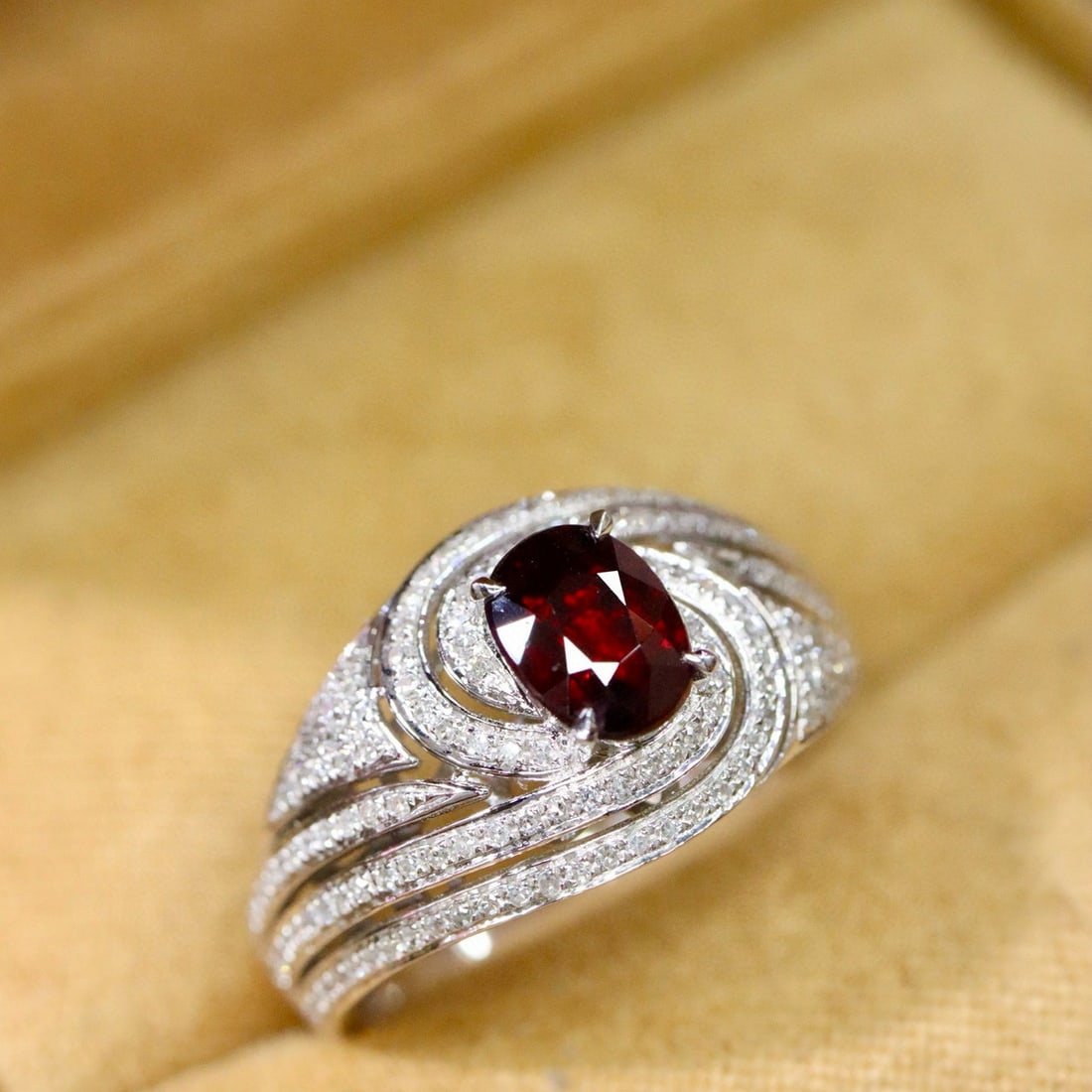 14k Gold 1.56 Ctw Natural Ruby & Diamond Ring - 4