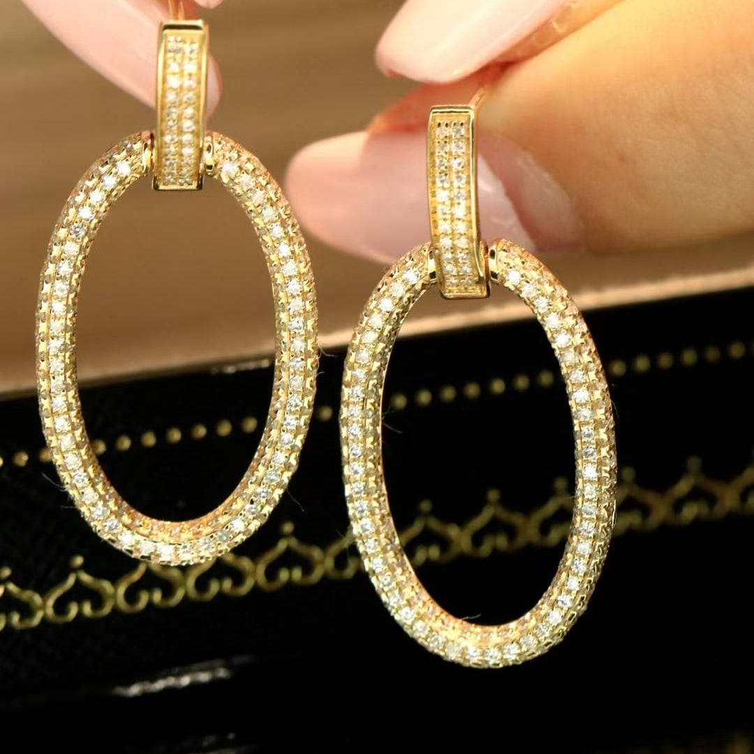14k Gold 0.9 Ct Natural H Diamond Earrings: Ref:231020304 // gold content:14k gold // main gemstone:diamond // shape:round // carat weight:0. 9ct // clarity grade:vs-si // color:h // treatment:natural // cut grade:g // Low Estimate: 3700