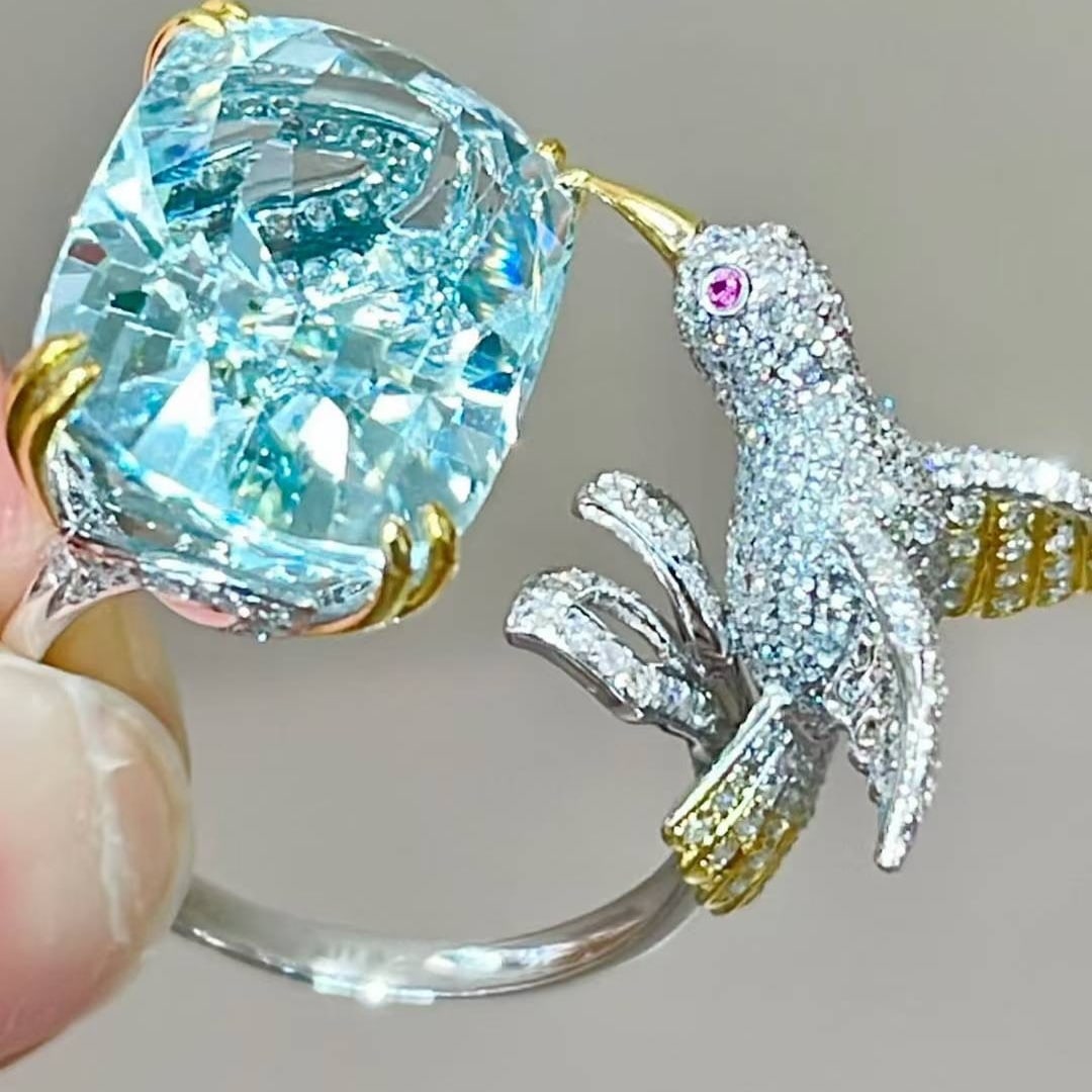 14k Gold 11 Ct Natural Aquamarine & Diamond Ring: Ref:231020321 // gold content:14k gold // ring size:7. 25us // // main gemstone:aquamarine // shape:cushion // carat weight:11ct // color:blue // treatment:natural // // adjacent gemstone 2 : diamond