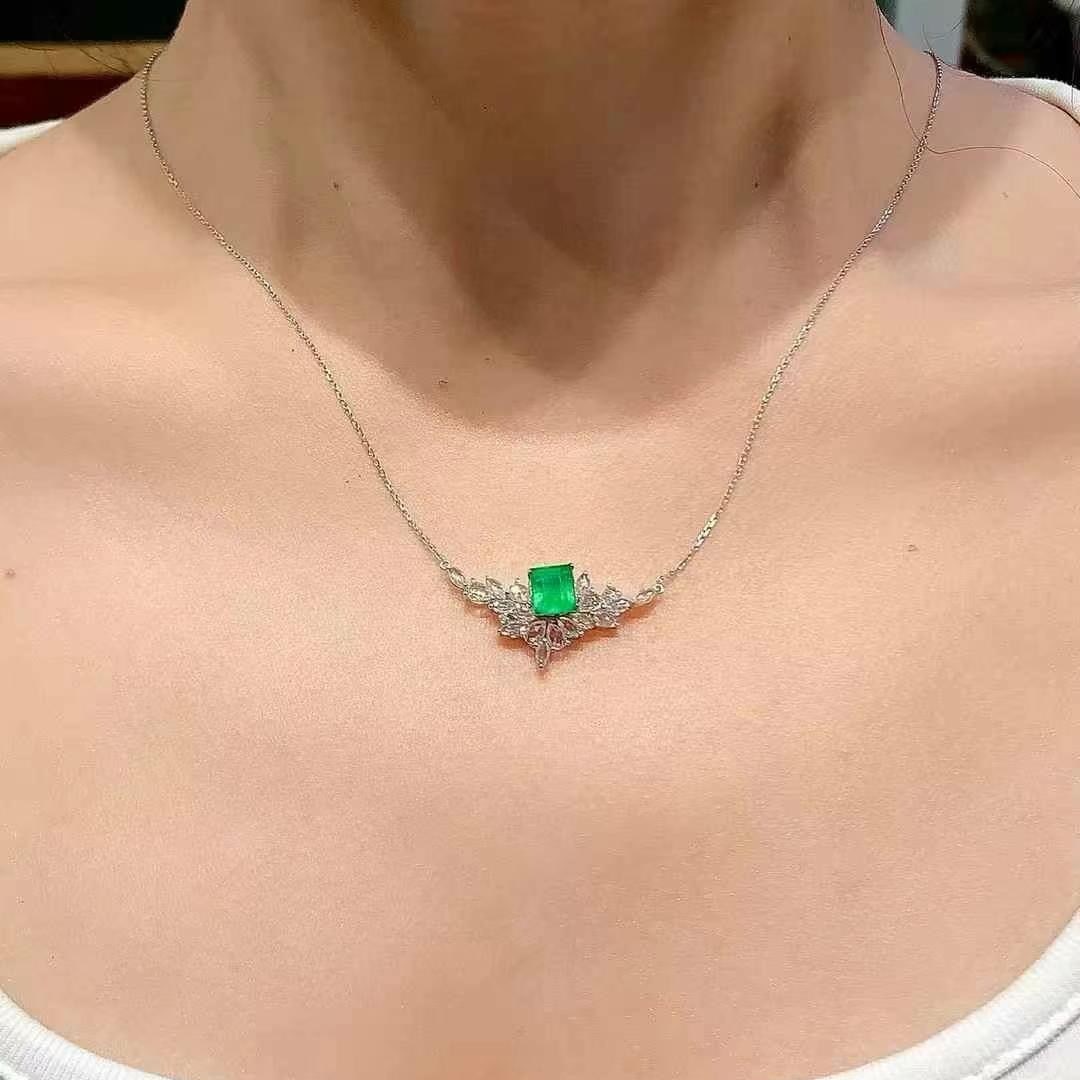 14k Gold 1.35 Ct Vivid Green Natural Emerald & Sapphire & Diamond Necklace - 4