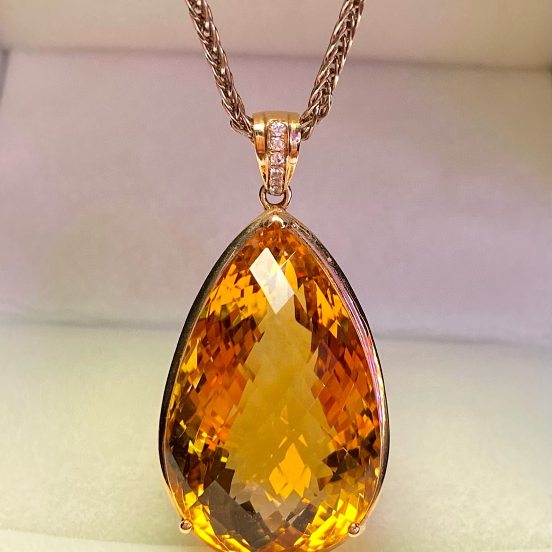 14k Gold 33.5 Ct Natural Citrine & Zircon Pendant( Without Chain ): Ref:231020333 // gold content:14k gold // main gemstone:citrine // shape:pear // carat weight:33. 5ct // color:yellow // treatment:natural // // adjacent gemstone 2 : zircon // number of stones:6 //