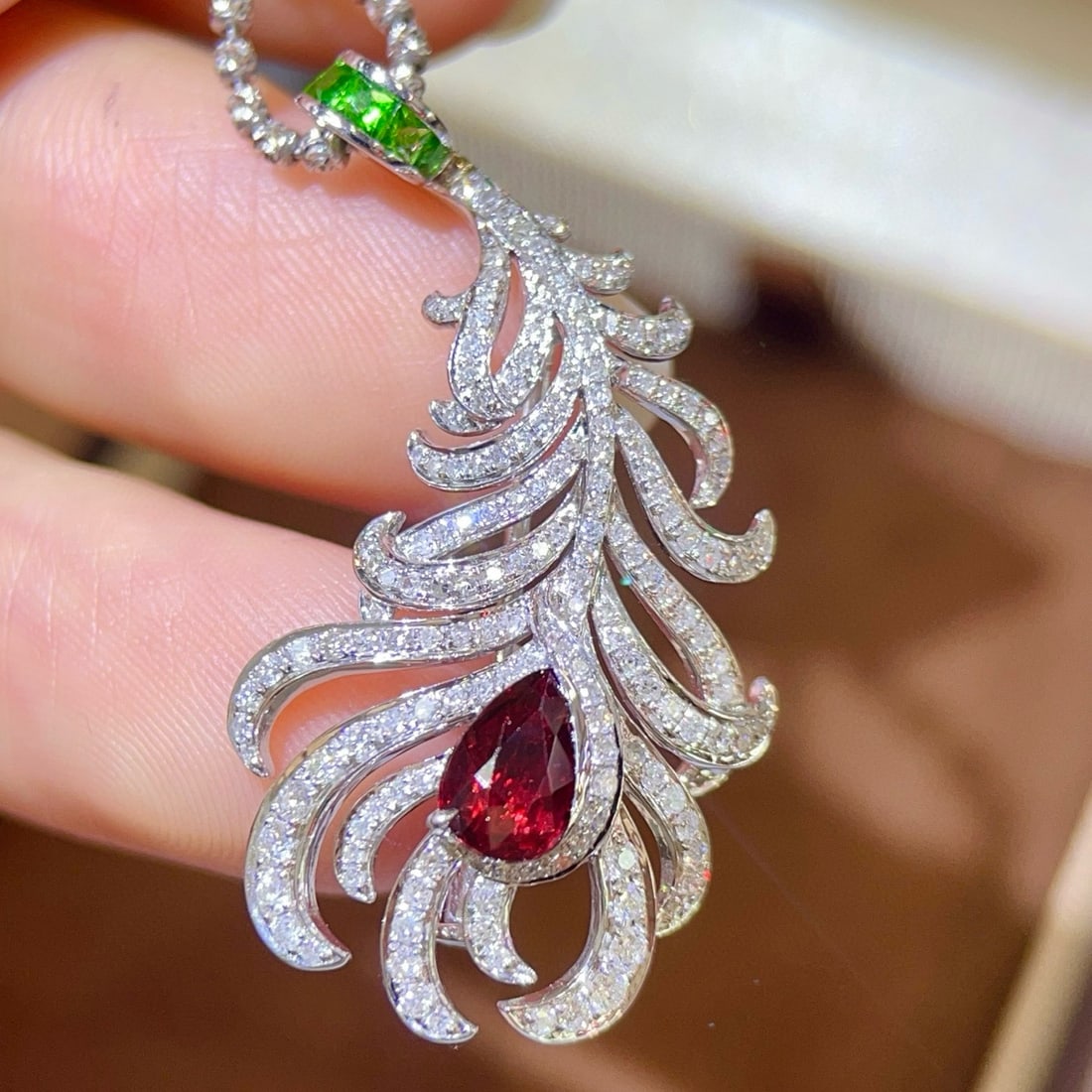 14k Gold 1.91 Ctw Natural Ruby & Diamond Brooch/pendant( Without Chain ): Ref:231020338 // gold content:14k gold // main gemstone:ruby // shape:pear // carat weight:1. 02ct // color:red // treatment:natural // // adjacent gemstone 2 : diamond // shape:round // carat weight: