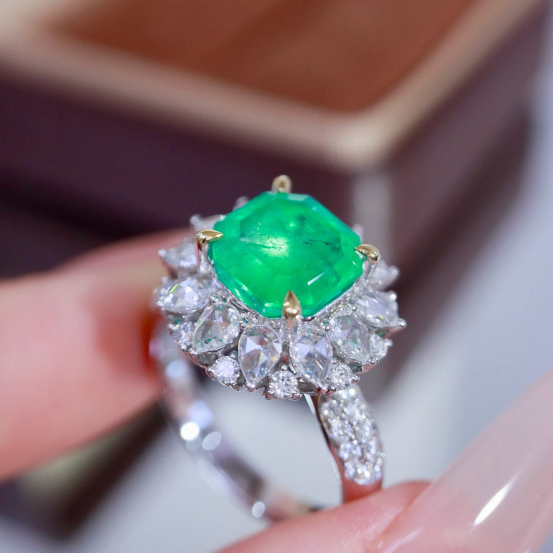 14k Gold 3.67 Ctw Natural Emerald & Diamond Ring - 2