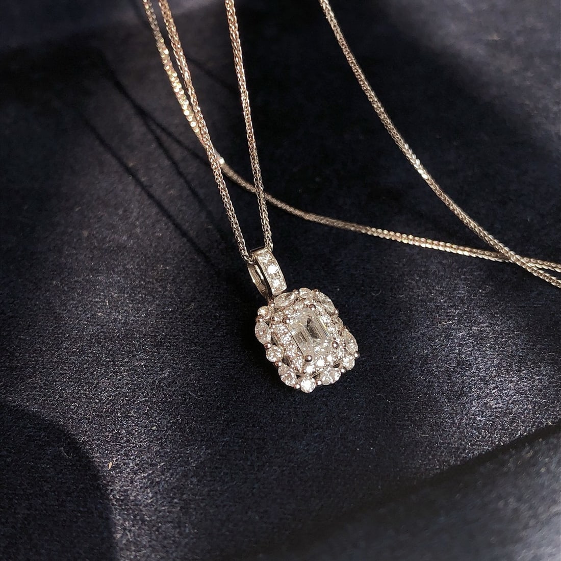 Gia Certified 14k Gold 0.3 Ct Natural F Si2 Emerald Diamond Necklace - 2