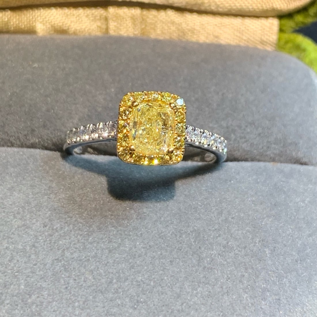14k Gold 1.26 Ctw Natural Yellow Diamond & Diamond Ring: Ref:231020354 // gold content:14k gold // ring size:7. 25us // // main gemstone:yellow diamond // shape:cushion // carat weight:1. 0ct // color:yellow // treatment:natural // // adjacent gemstone 2 : 
