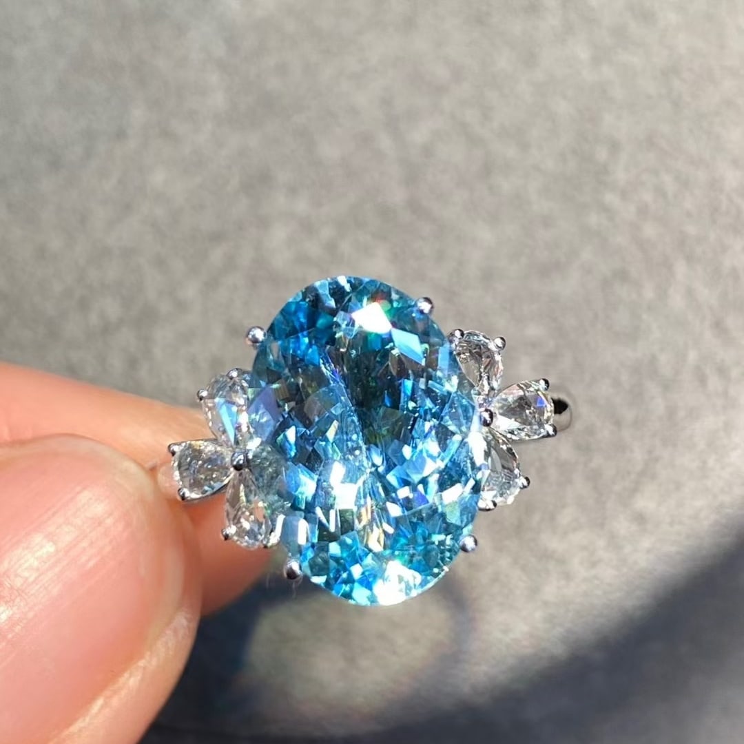 14k Gold 3.7 Ctw Natural Aquamarine & Diamond Ring - 2