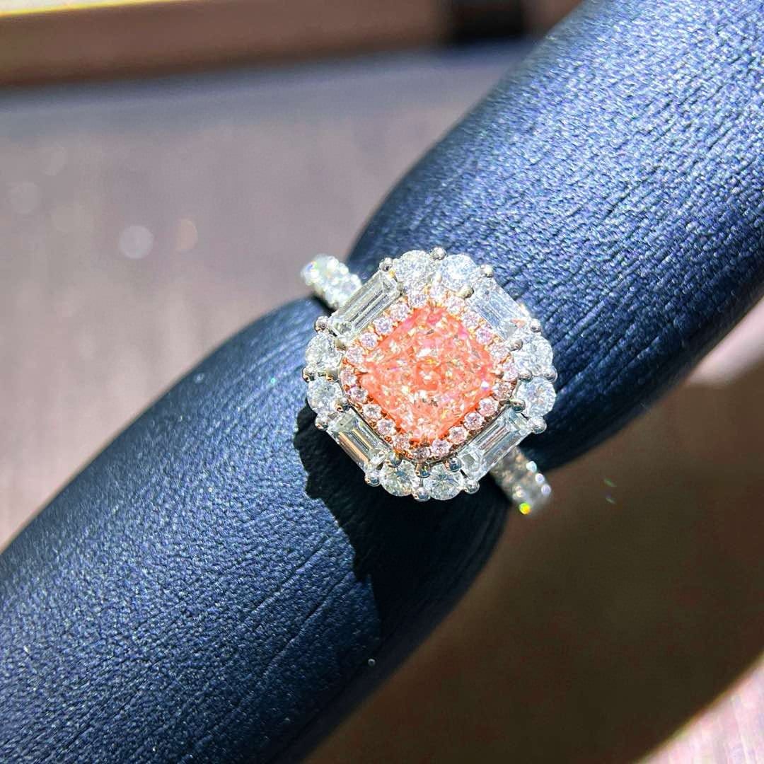 14k Gold 1.08 Ct Natural Pink Diamond & Diamond Ring: Ref:231020388 // gold content:14k gold // ring size:7. 25us // // main gemstone:pink diamond // shape:cushion // carat weight:1. 08ct // color:pink // treatment:natural // // adjacent gemstone 2 : dia