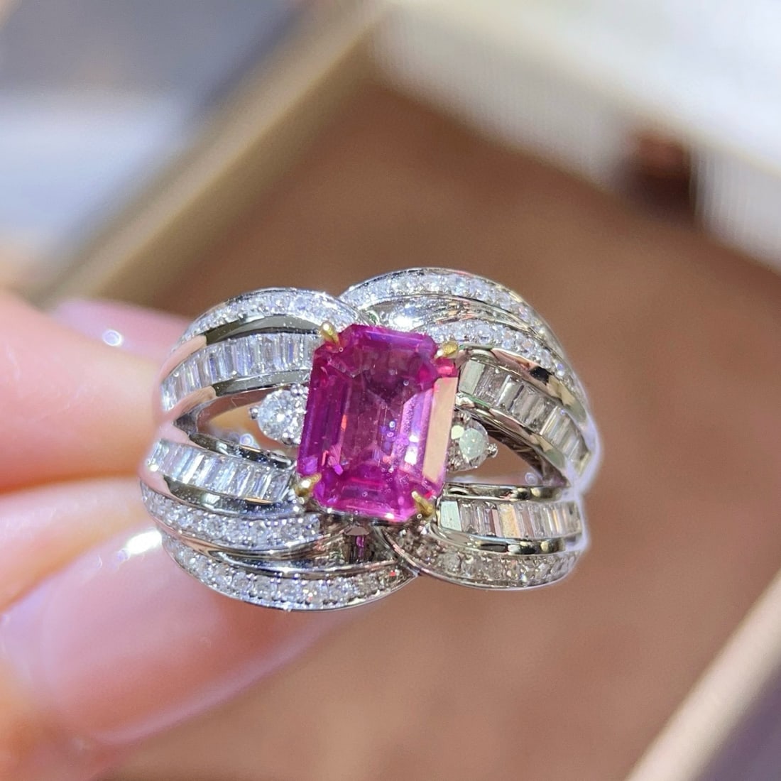 14k Gold 2.33 Ctw Natural Padparadscha Sapphire & Diamond Ring: Ref:231020392 // gold content:14k gold // ring size:7. 25us // // main gemstone:padparadscha sapphire // shape:octagonal // carat weight:1. 80ct // color:orangish pink // treatment:natural // // adjac