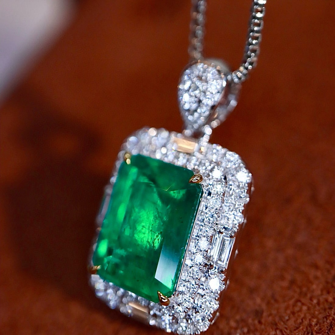 14k Gold 2.15 Ctw Vivid Green Natural Emerald & Diamond Pendant( Without Chain ) - 2