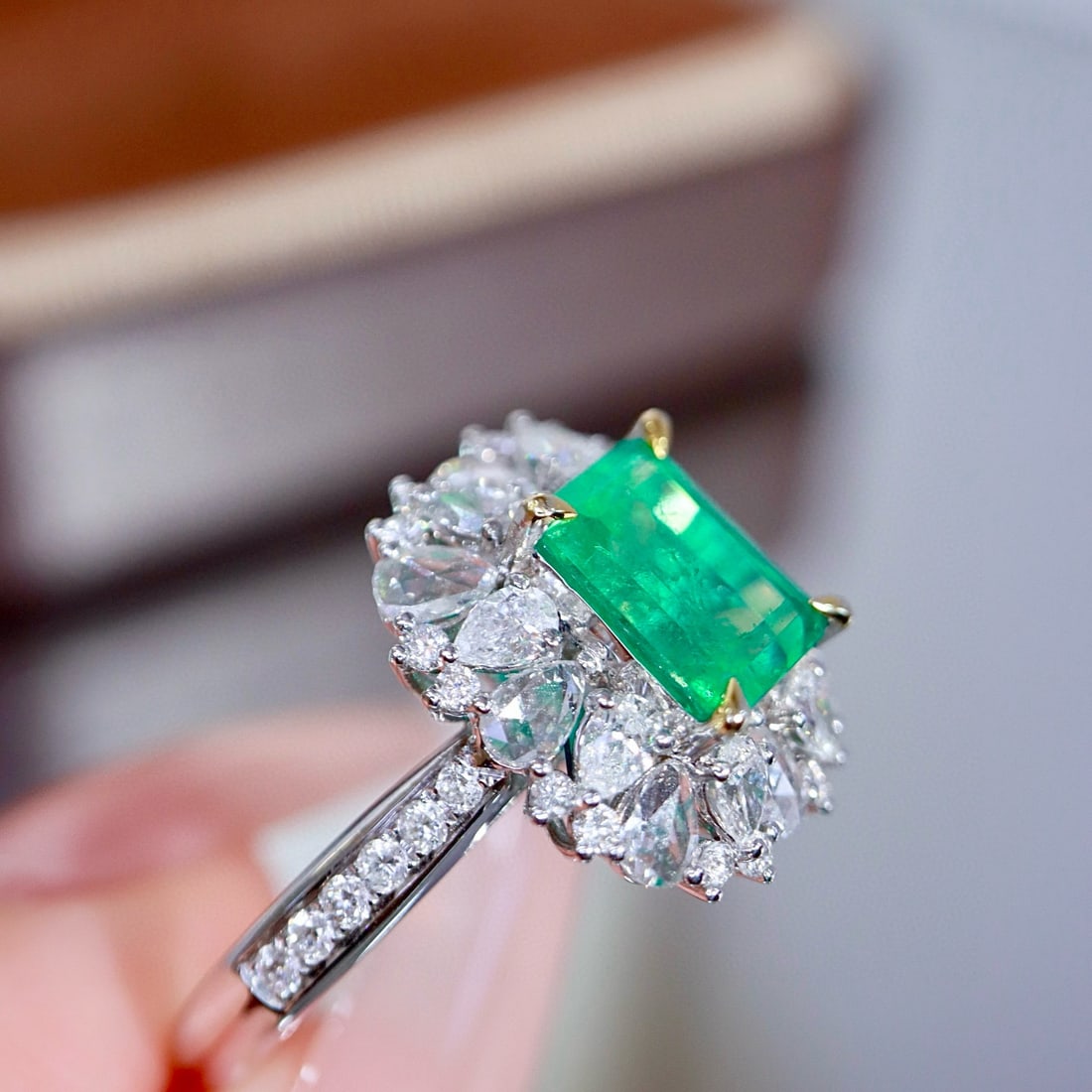 14k Gold 2.61 Ctw Natural Emerald & Diamond Ring - 4