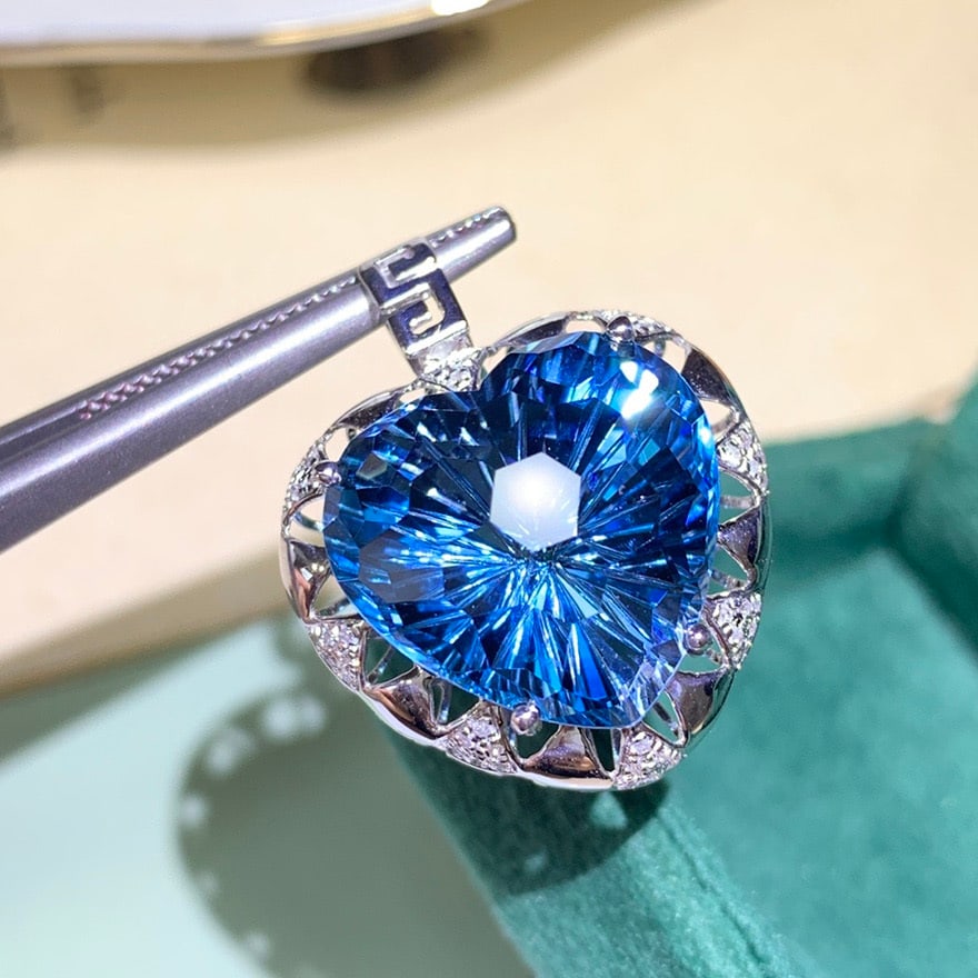 14k Gold 16.1 Ctw Natural Topaz & Diamond Pendant( Without Chain ) - 3