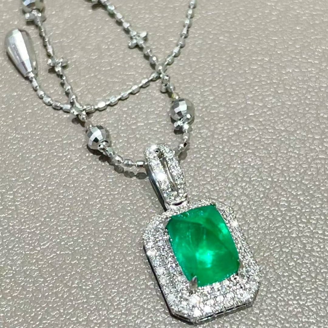 14k Gold 1.5 Ct Vivid Green Natural Emerald & Diamond Pendant( Without Chain ) - 3