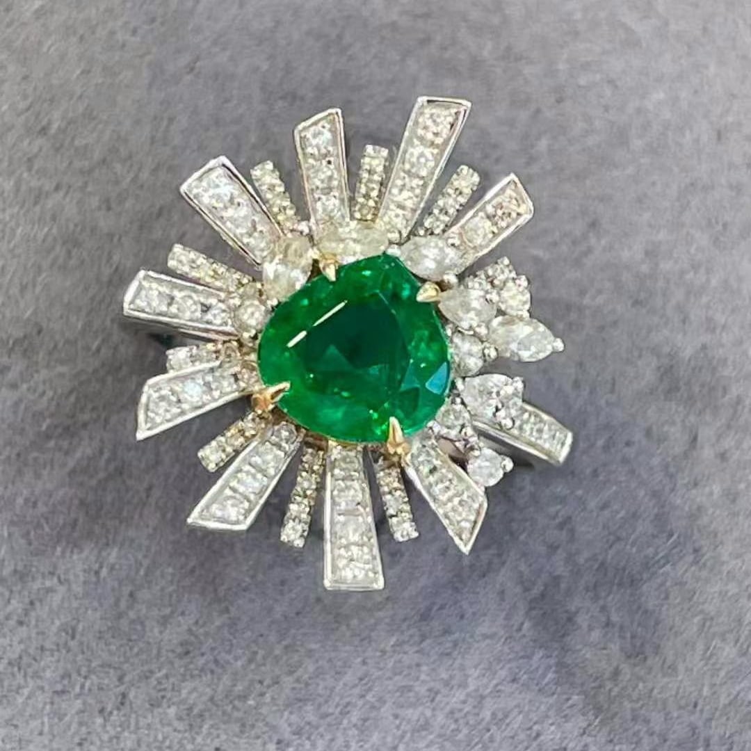 14k Gold 2.46 Ctw Vivid Green Natural Emerald & Diamond Ring - 3