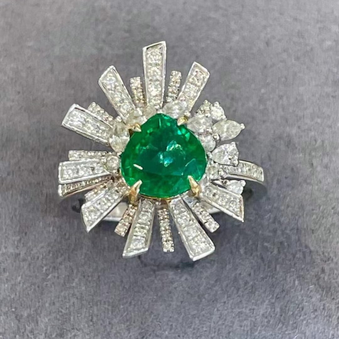 14k Gold 2.46 Ctw Vivid Green Natural Emerald & Diamond Ring - 4