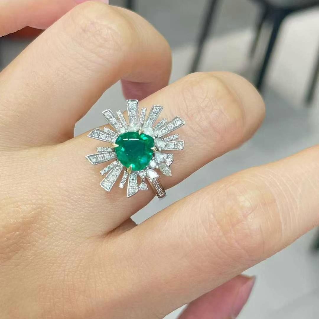 14k Gold 2.46 Ctw Vivid Green Natural Emerald & Diamond Ring - 5