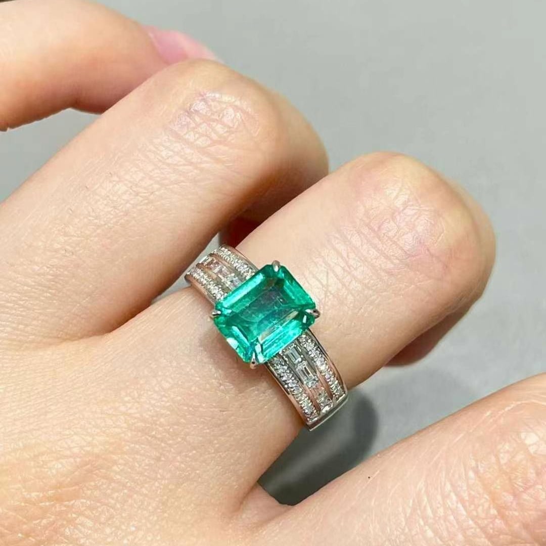 14k Gold 2 Ct Vivid Green Natural Emerald & Diamond Ring - 4