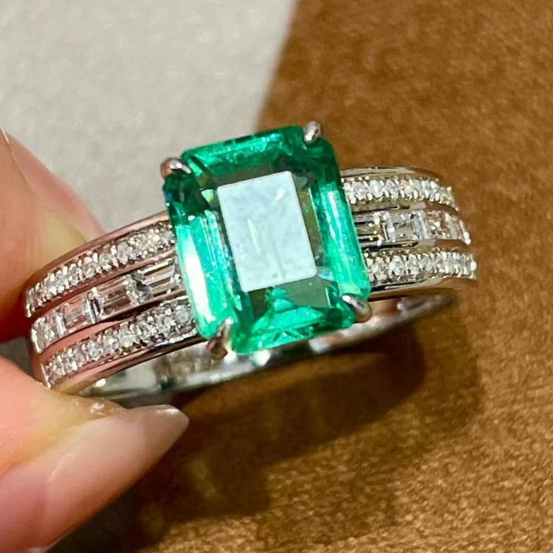 14k Gold 2 Ct Vivid Green Natural Emerald & Diamond Ring - 6