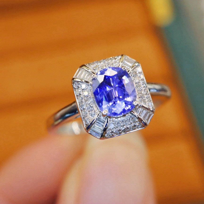14k Gold 1.29 Ctw Natural Sapphire & Diamond Ring: Ref:231020444 // gold content:14k gold // ring size:7. 25us // // main gemstone:sapphire // shape:oval // carat weight:1. 08ct // color:cornflower blue // treatment:natural // // adjacent gemstone 2