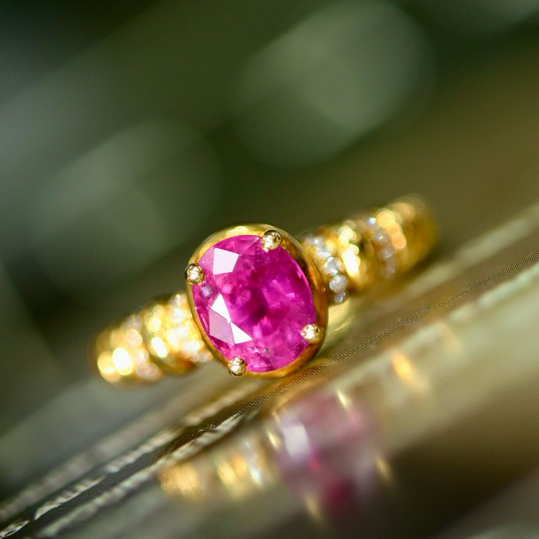 14k Gold 1.1 Ctw Natural Ruby & Diamond Ring: Ref:231029004 // gold content:14k gold // ring size:7. 25us // // main gemstone:ruby // shape:oval // carat weight:1. 0ct // color:red // treatment:natural // // adjacent gemstone 2 : diamond //