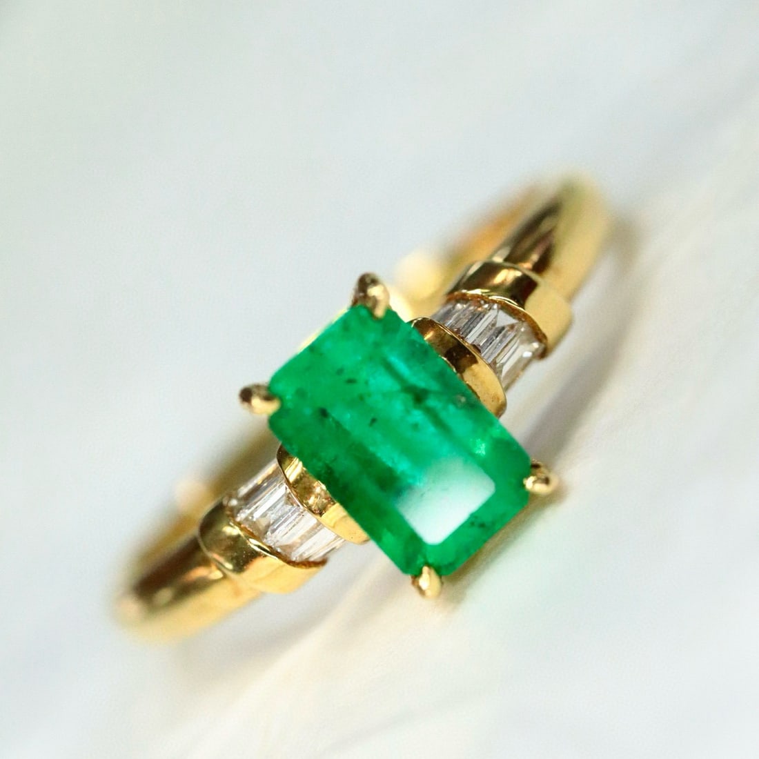 14k Gold 0.95 Ctw Natural Emerald & Diamond Ring - 6