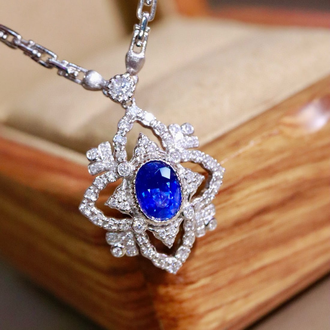 14k Gold 1.71 Ctw Natural Sapphire & Diamond Necklace: Ref:231029020 // gold content:14k gold // main gemstone:sapphire // shape:oval // carat weight:1. 23ct // color:blue // treatment:natural // // adjacent gemstone 2 : diamond // shape:round // carat