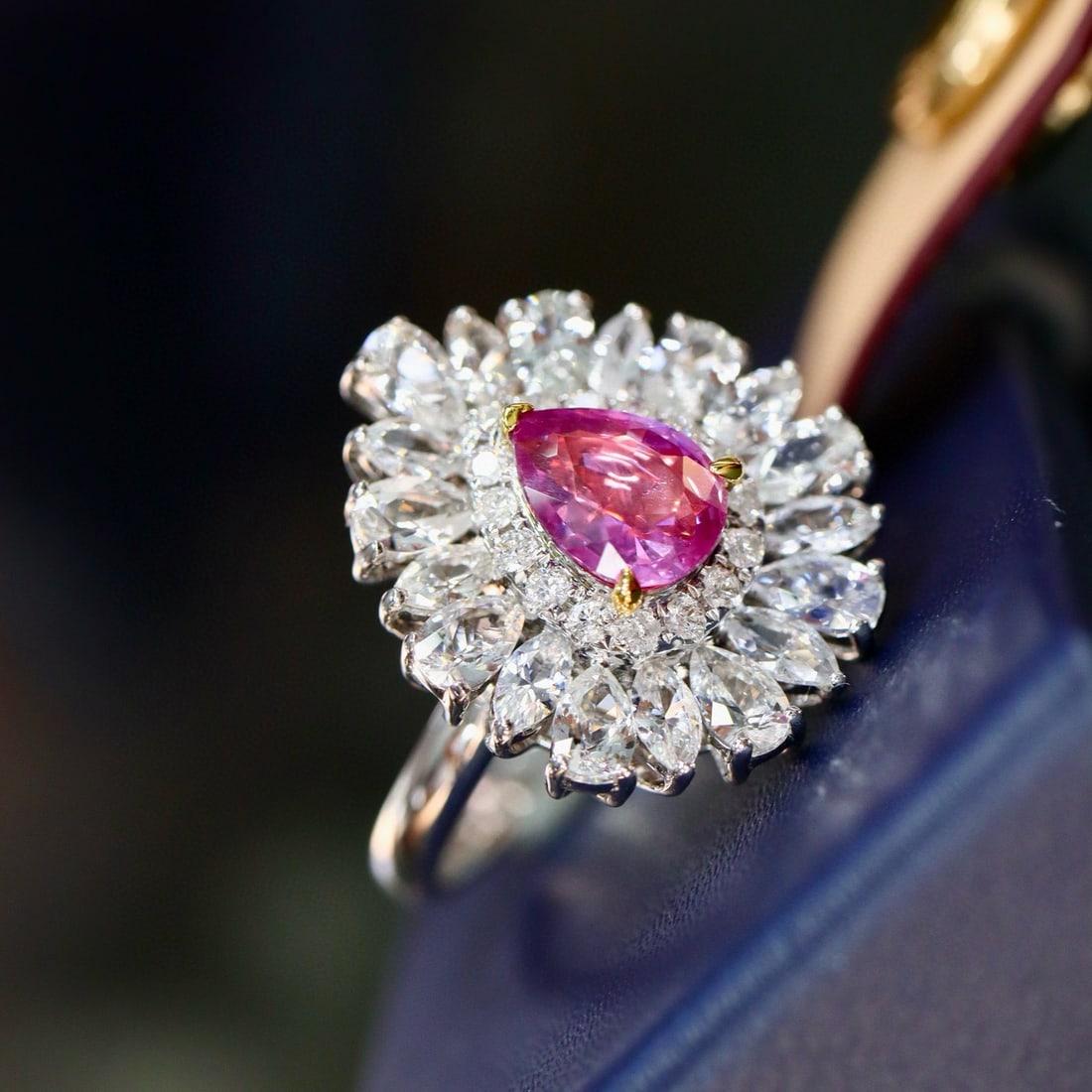 14k Gold 1.20 Ctw Natural Padparadscha Sapphire & Diamond Ring - 4