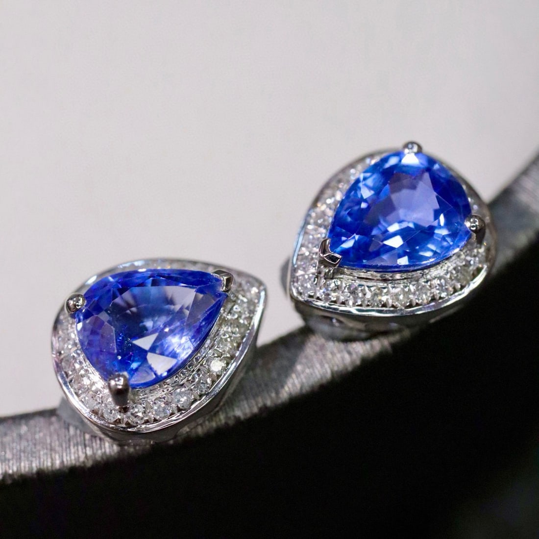 14k Gold 2.11 Ctw Natural Sapphire & Diamond Earrings - 4