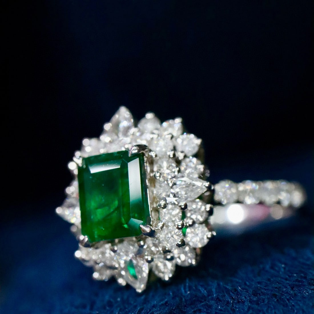 14k Gold 2.07 Ctw Natural Emerald & Diamond Ring - 2