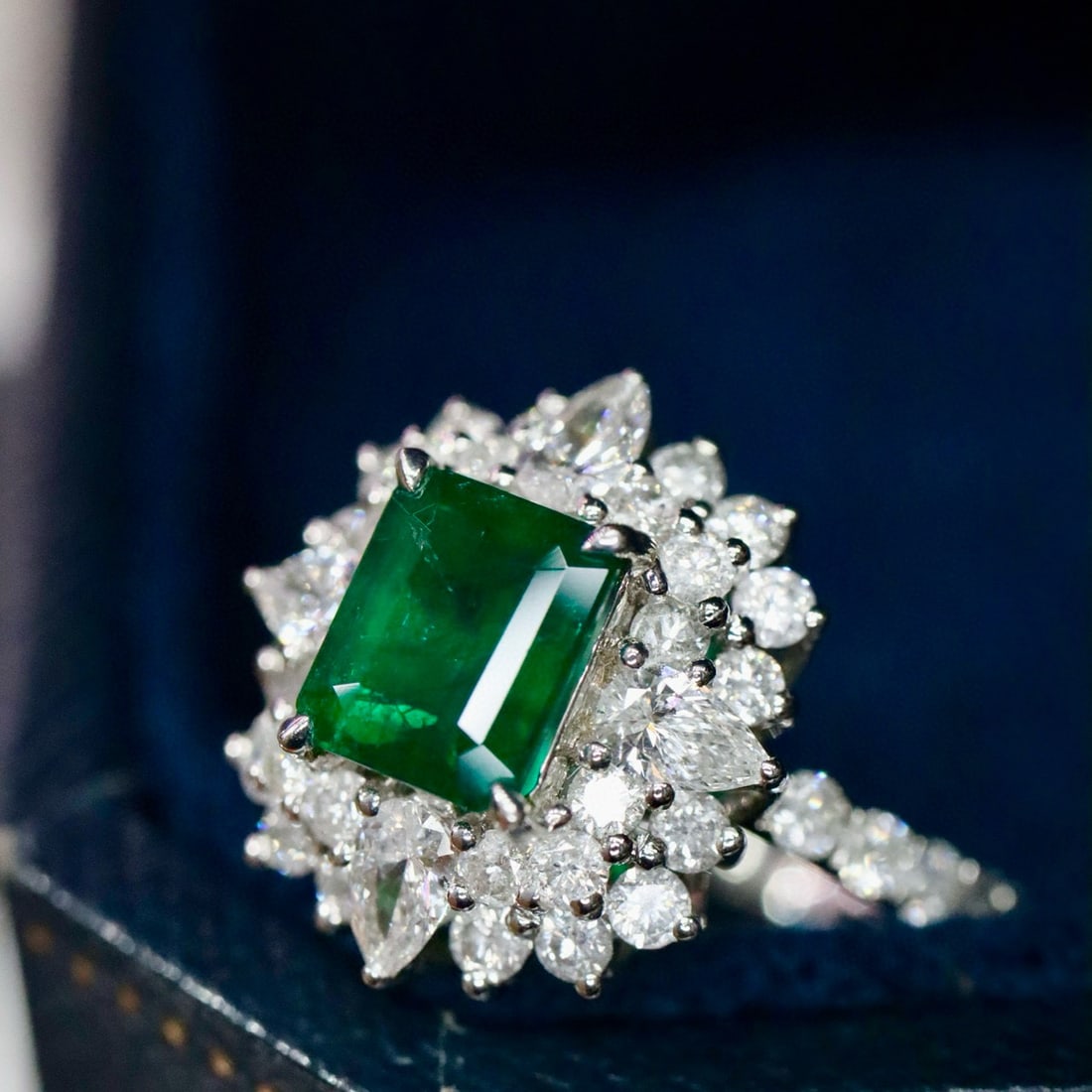 14k Gold 2.07 Ctw Natural Emerald & Diamond Ring - 4