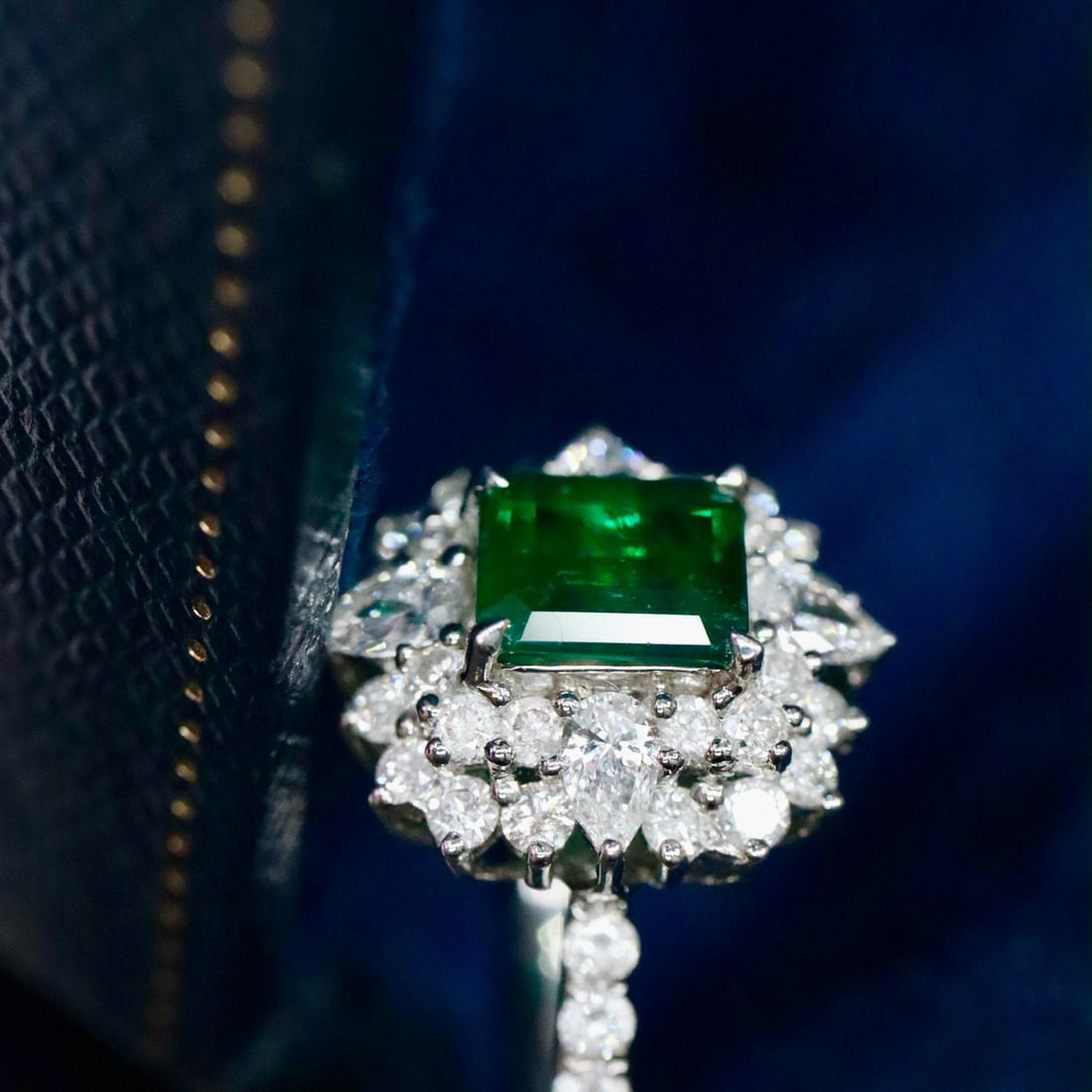 14k Gold 2.07 Ctw Natural Emerald & Diamond Ring - 5