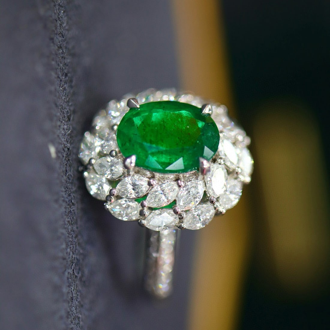 14k Gold 3.08 Ctw Natural Emerald & Diamond Ring - 4