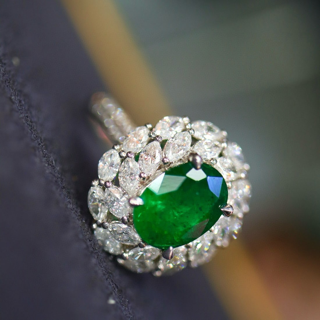 14k Gold 3.08 Ctw Natural Emerald & Diamond Ring - 5